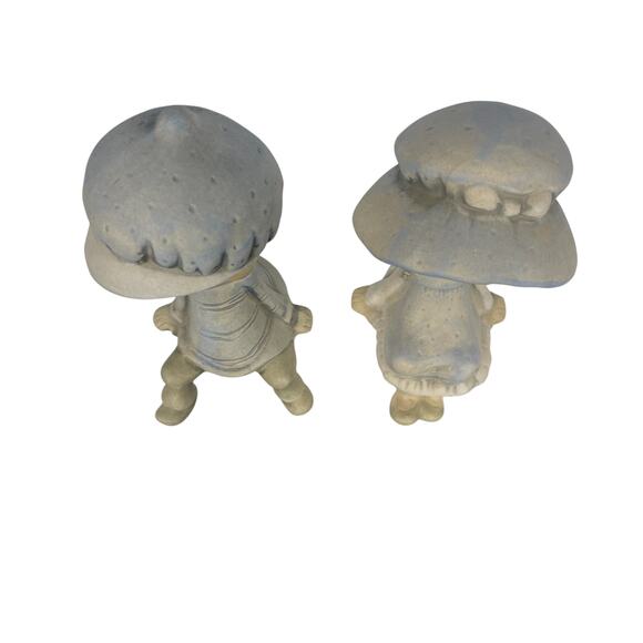 Vintage 1960s or 1970s UCTCI Clay Sitting Boy and Girl From JAPAN 6 Inches - Picture 4 of 5